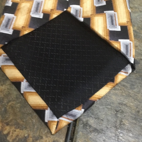 Pierre Cardin four-inch Tie - Picture 3 of 6